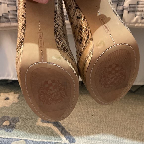 Size 36/6 Vince Camuto snakeskin heels with platform - Picture 4 of 7